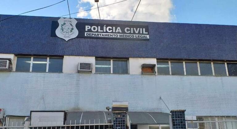 Corpo de homem é encontrado boiando na Praia de Itapoã, em Vila Velha