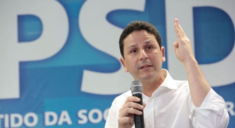 ‘Desserviço’, diz presidente do PSDB sobre candidatura própria 