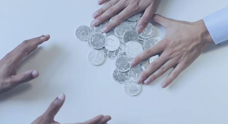 É seguro emprestar dinheiro para outras pessoas?
