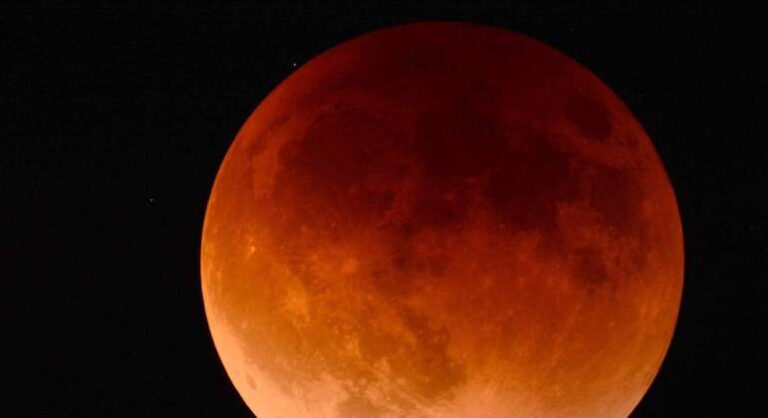 Eclipse da lua: planetário da Ufes receberá público e transmitirá fenômeno pela internet