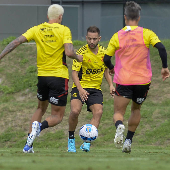 Everton Ribeiro pede defende Paulo Sousa: ‘Ele nos mostra o caminho’