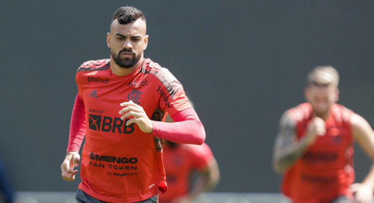 Fabrício Bruno passa por cirurgia e ficará afastado por mais 2 meses