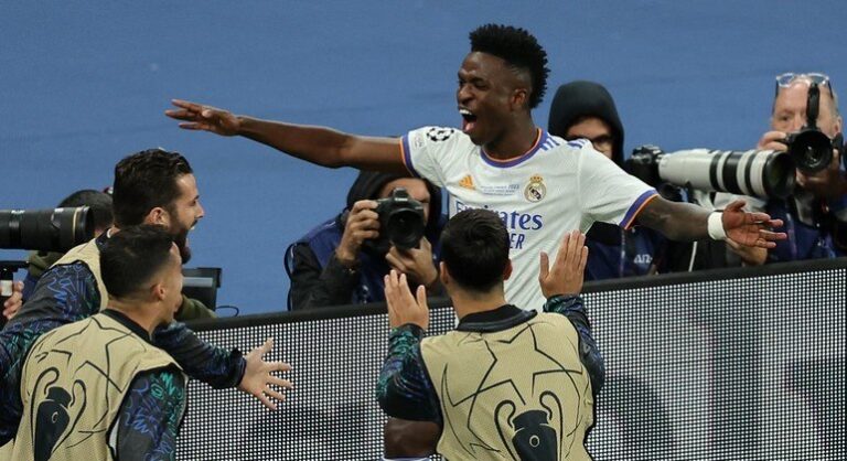 Herói do título da Champions, Vini Jr. ostenta relógio de ouro e diamantes de R$ 742 mil