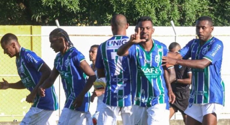 Jogo-treino dos reservas do Vasco tem Getúlio de volta e atacante do Artsul fazendo L na comemoração