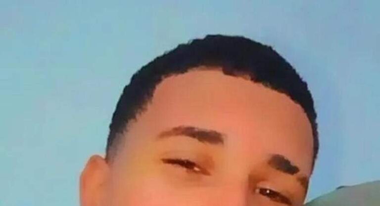 Jovem é morto a tiros por policiais militares em Cariacica, dizem moradores