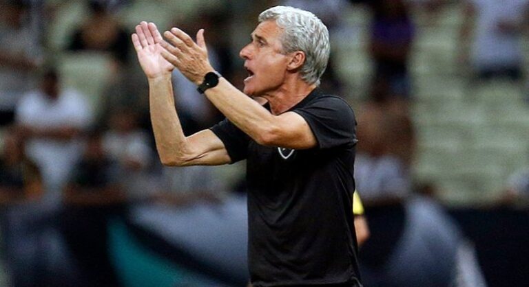 Luís Castro celebra a classificação do Botafogo: ‘Gostei da forma como a equipe se entregou por completa’