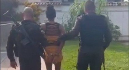 Mulher é presa suspeita de usar colher quente para queimar os filhos em São Gonçalo (RJ)