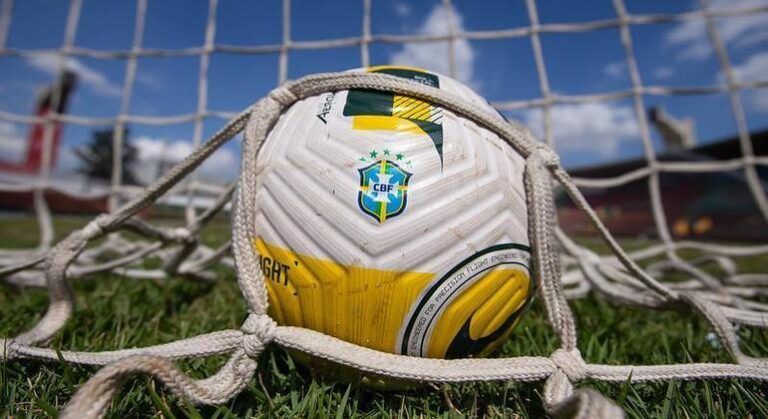 Nada contra a Liga de Clubes. Mas, por favor, com um alfaiate melhor.
