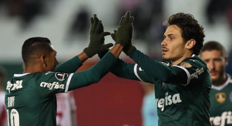 Raphael Veiga bate Rony e se torna o maior artilheiro do Palmeiras na Libertadores
