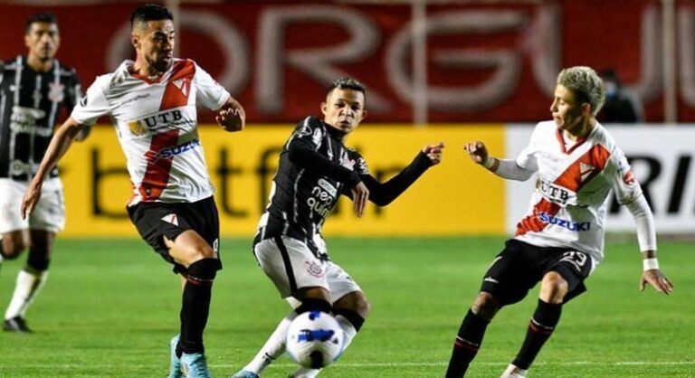 Rodízio e ‘sumiço’ do quinteto: o que mudou no Corinthians desde o último encontro contra o Always Ready