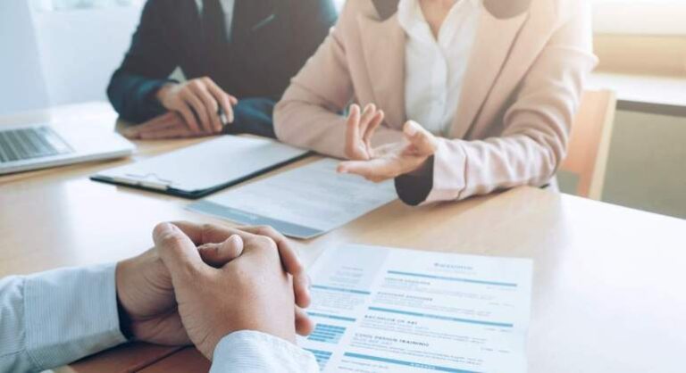 Sines do ES ofertam mais de 2 mil vagas de emprego. Confira!