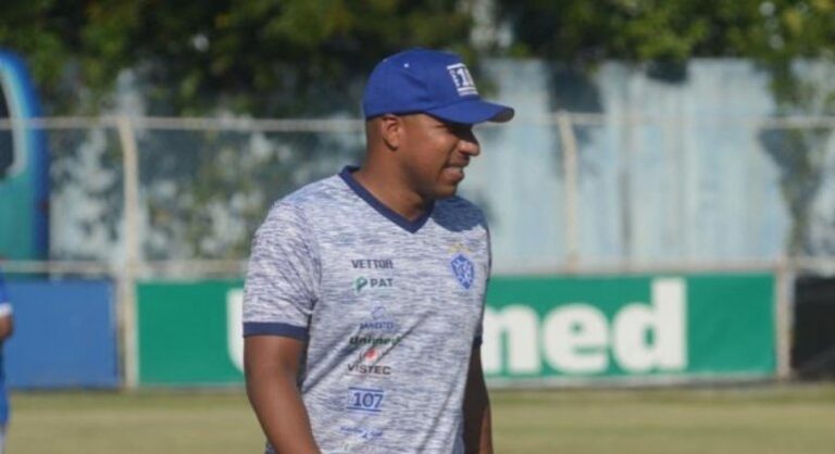 Técnico Rodrigo César comemora boa estreia do Vitória na Copa Espírito Santo