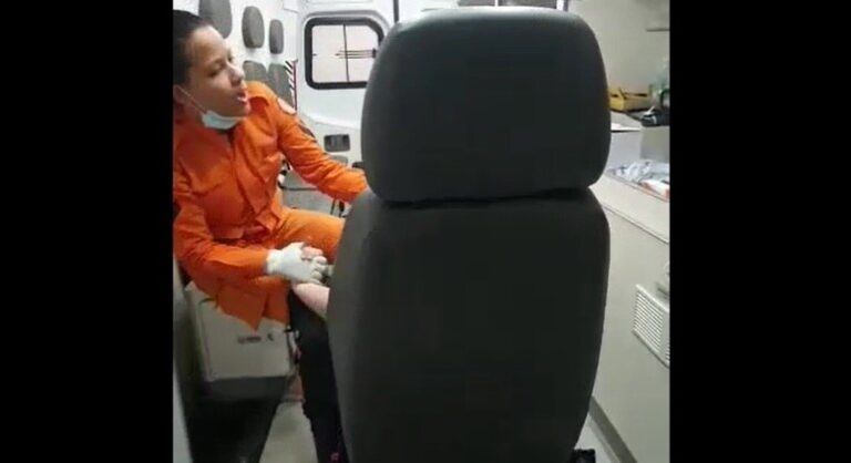 Vídeo: bombeira canta para acalmar vítima de acidente no DF
