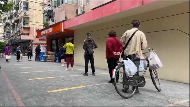 Xangai volta a registrar casos de covid-19 fora da área onde pacientes cumprem quarentena