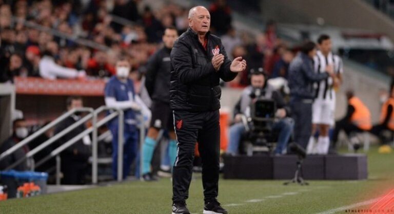 Athletico perde 100% de aproveitamento com Scolari na Arena da Baixada