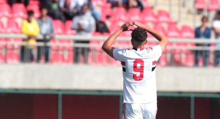 Base do São Paulo terá rodada dupla em Cotia duelo no Ceará
