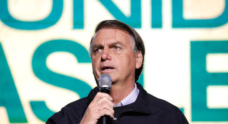 Bolsonaro diz que diretores da Petrobras ficam felizes com sofrimento do povo