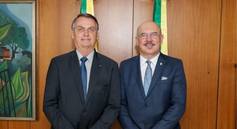 Bolsonaro volta a defender ex-ministro: ‘Boto a mão no fogo pelo Milton’