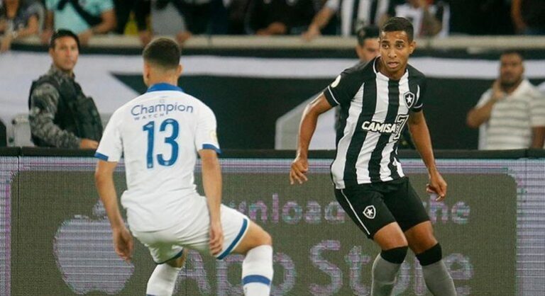 Botafogo volta ao Z4 do Brasileirão após mais de 400 dias
