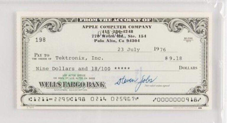 Cheque de Steve Jobs com valor de R$ 46 vai a leilão e pode chegar a mais de R$ 126 mil nos EUA