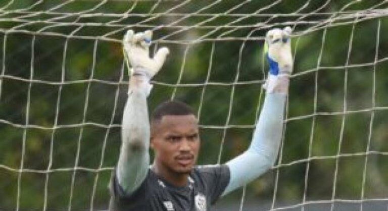 Com dúvidas, Santos se apresenta de olho em novo clássico contra o Corinthians