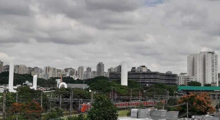Com máxima de 21°C, sensação de frio permanece em São Paulo