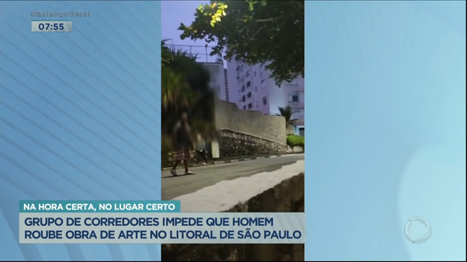 Corredores impedem que homem roube obra de arte no litoral de SP