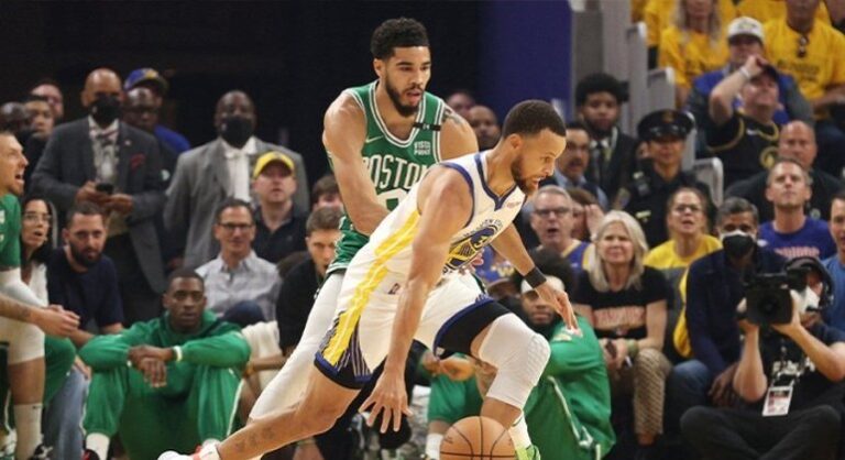Curry descansa no último quarto, Warriors atropelam os Celtics e empatam decisão da NBA
