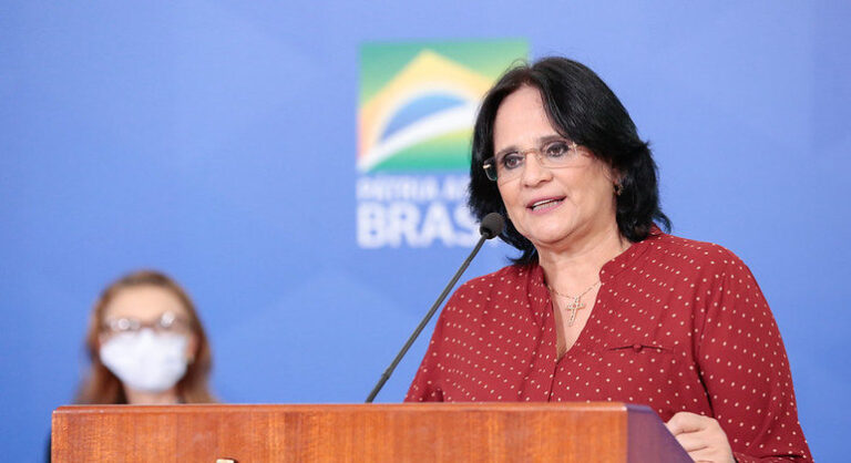 Damares articula candidatura ‘avulsa’ ao Senado na chapa de Ibaneis