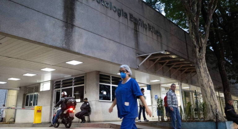 Espera por teste de varíola do macaco supera 5 horas no Instituto Emílio Ribas em São Paulo