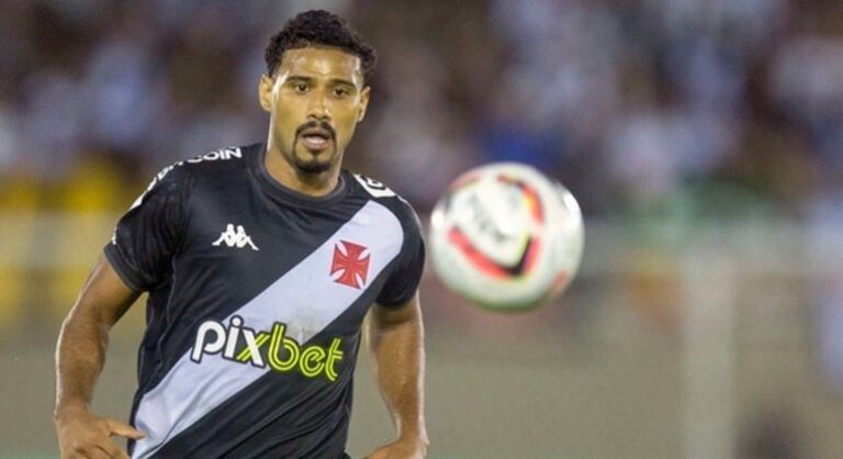 Exame confirma inflamação no joelho direito de Gabriel Dias, que pode desfalcar o Vasco