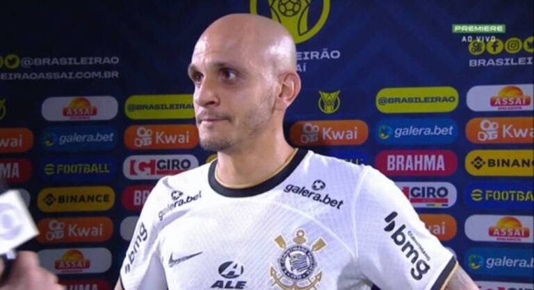 Fábio Santos fala do espírito do Corinthians diante do Atlético-GO: “não faltou luta”