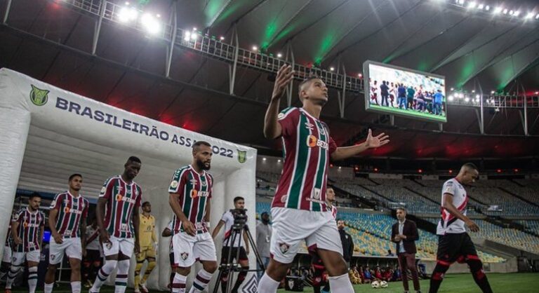Fernando Diniz vê erros coletivos e substituição do Fluminense na hora certa: ‘Não me arrependo de nada’
