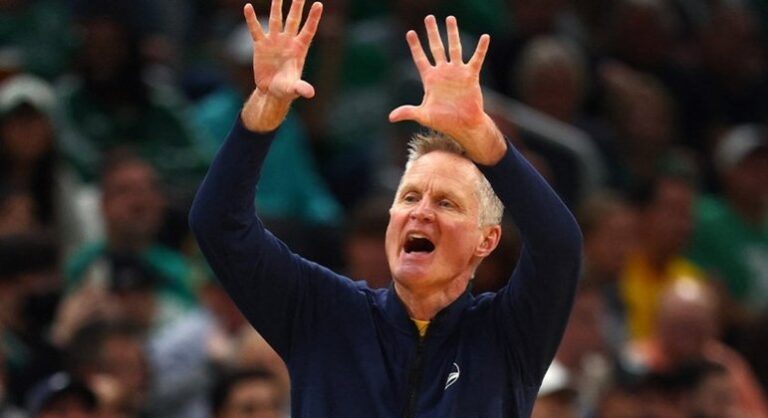 Finais NBA: Steve Kerr comemora título ‘mais improvável de todos’ e distribui elogios aos Warriors