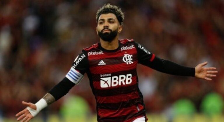 Gabigol comenta vaias da torcida do Flamengo: ‘Briga, mas dorme junto’