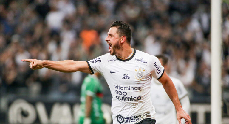 Giuliano já participou de 10 gols do Corinthians na temporada