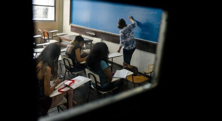 Governo divulga 1º edital para seleção de professores da Universidade do DF