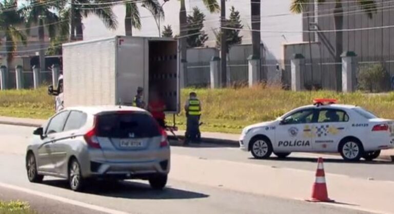 Grupo rouba carga de caminhão com 30 armas em Jundiaí (SP)