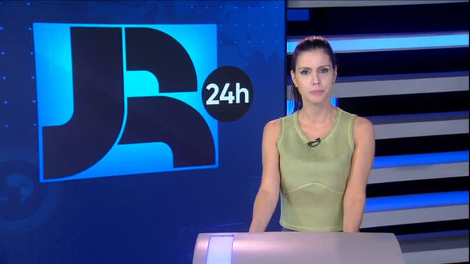 Homem é preso em rodovia no RJ com mais de 50 pistolas escondidas no carro