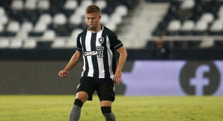 Lucas Fernandes projeta reação do Botafogo contra o Palmeiras: ‘Certeza que vamos fazer um bom jogo’