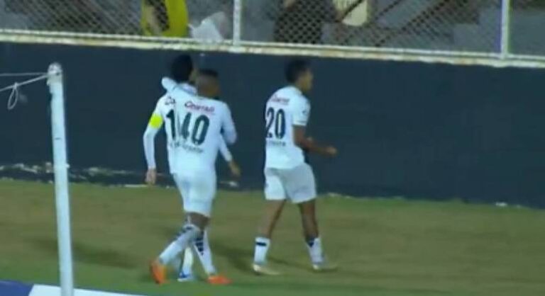 Lucca brilha, Ponte Preta vence o Ituano e deixa o Z4 da Série B