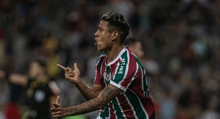 Matheus Martins destaca confiança de Fernando Diniz para brilhar pelo Fluminense