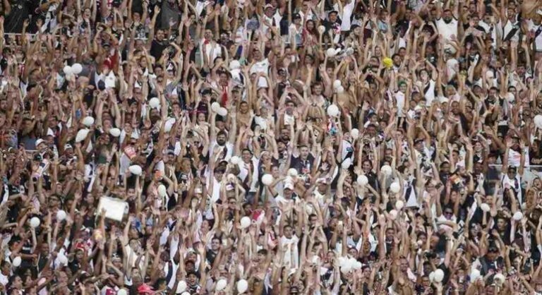 Ônibus do Vasco quebra, e delegação chega ao Maracanã em carros particulares