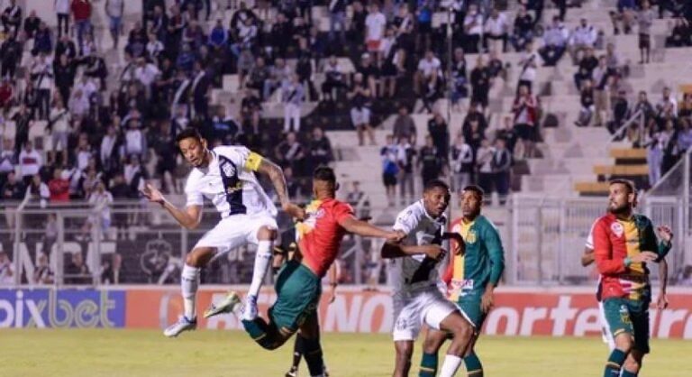 Ponte Preta fica no empate com Sampaio Corrêa e complica situação na Série B