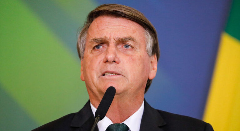 Se Brasil for para a esquerda, vai acabar como a Colômbia, diz Bolsonaro