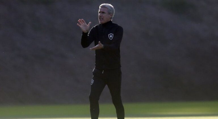 Sistema defensivo, mais desfalques e jejum de Erison: o que ficar de olho no Botafogo contra o Internacional