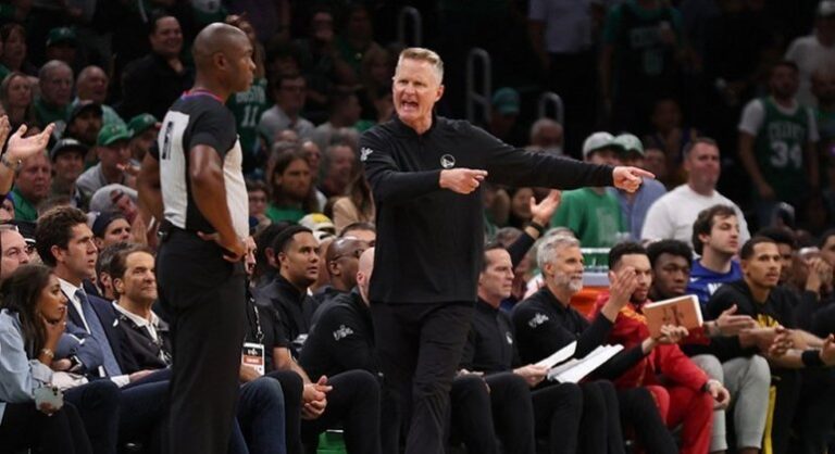 Steve Kerr, técnico dos Warriors, fala sobre domínio do Boston Celtics no garrafão no jogo 3 da final da NBA