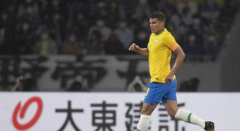Thiago Silva iguala marca de Lúcio e se torna zagueiro com mais jogos pela Seleção Brasileira