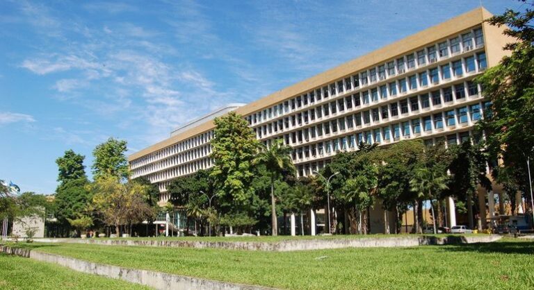 UFRJ aprova cotas obrigatórias nos cursos de pós-graduação
