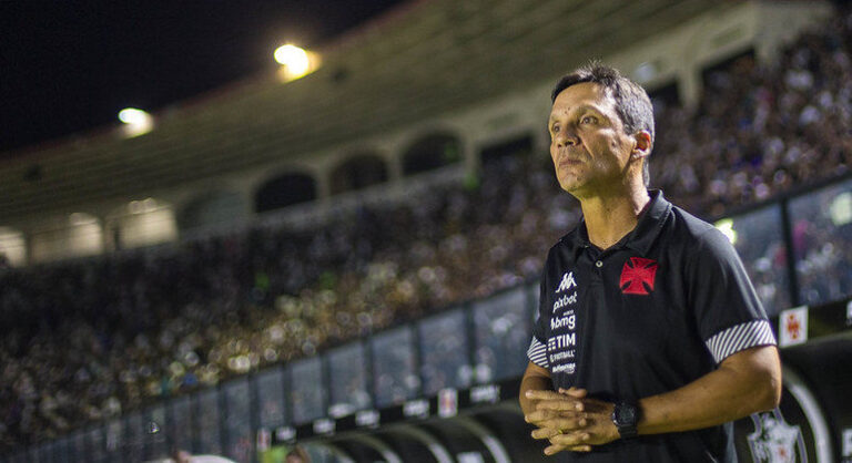 Zé Ricardo enaltece duelo entre Vasco e Grêmio em São Januário